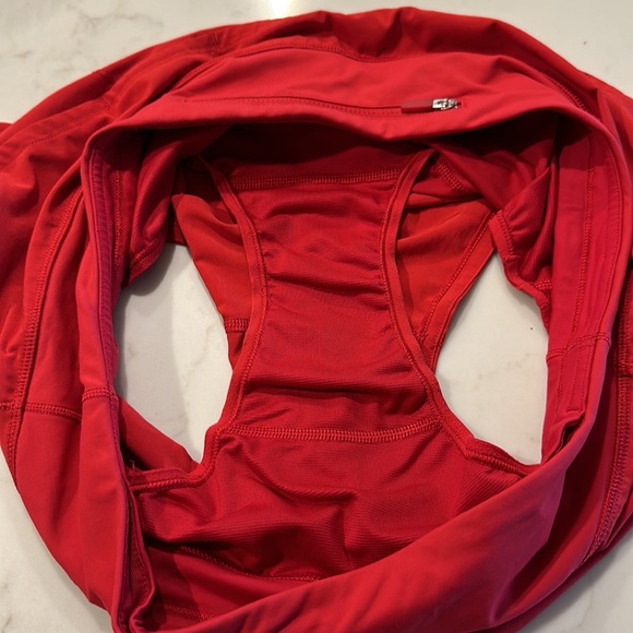 Lululemon 2.5 inch speed up short mid rise - Picture 4 of 5